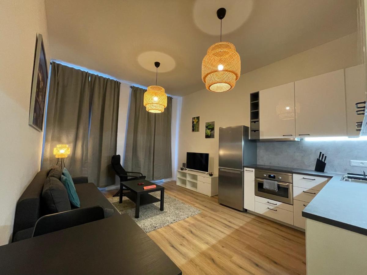 Andrews Cosy Apartment Прага Экстерьер фото